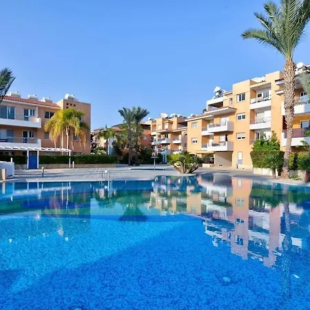 아파트 Iris Village With Swimming Pools *